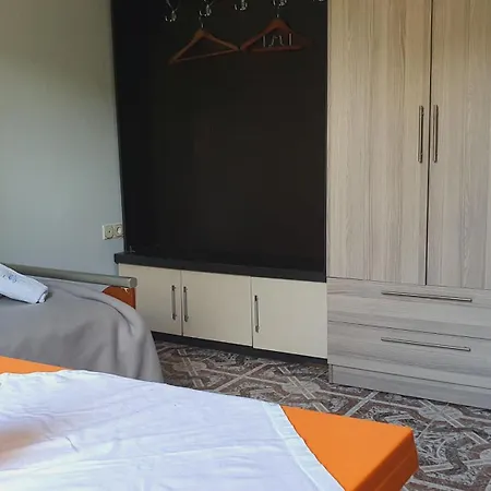 招待所 Sherifi 培拉特